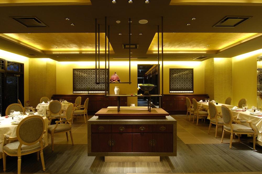 Royal Oak Hotel Spa & Gardens Otsu Exterior photo