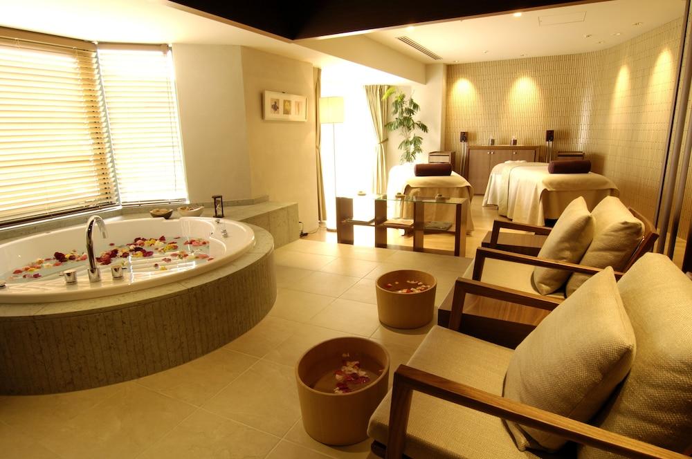 Royal Oak Hotel Spa & Gardens Otsu Exterior photo